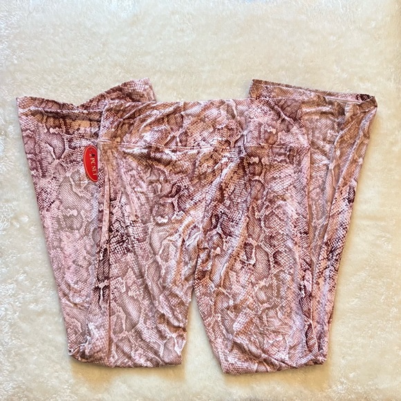 Hot Kissed Top and Botton Set - Picture 6 of 7